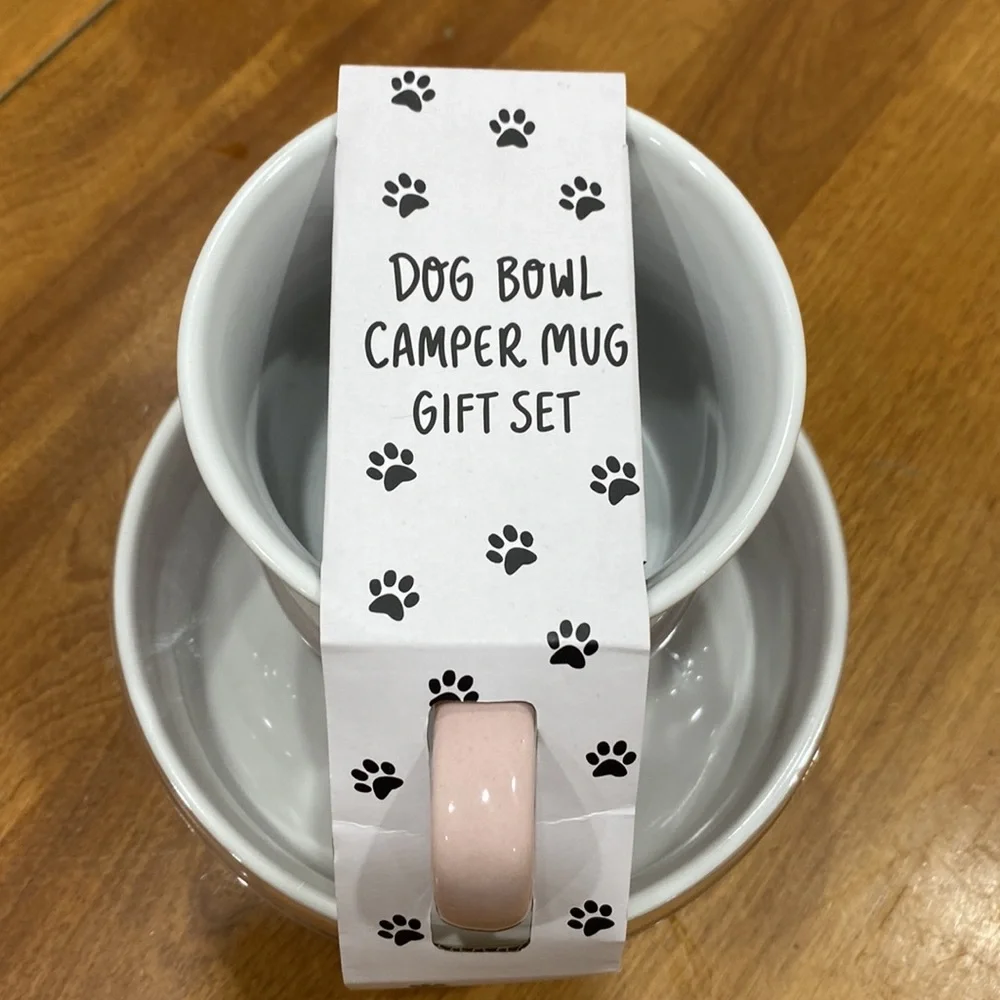 NWT. Dayna Lee Collection, 2-piece, ceramic mug and dog/cat bowl set.